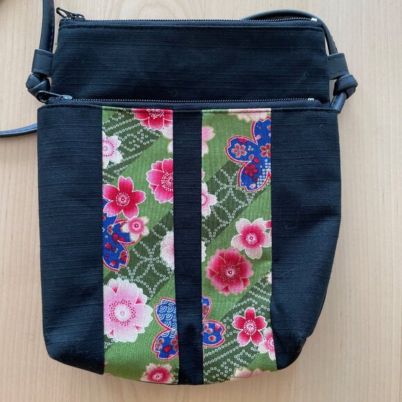 3For$20/Crossbody Bag - Kimono Style - Picture 3 of 8